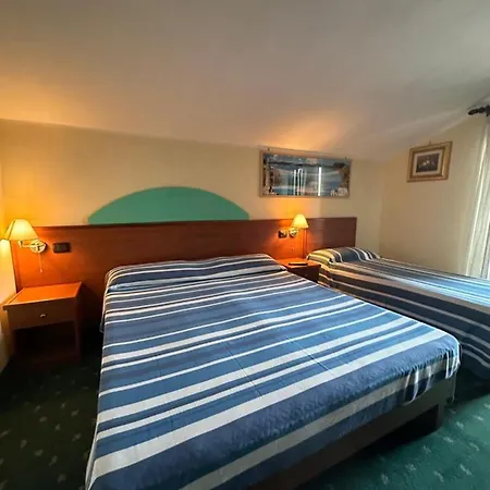 Atena 酒店 Cirò Marina