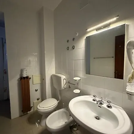 Atena Hotel 3*
